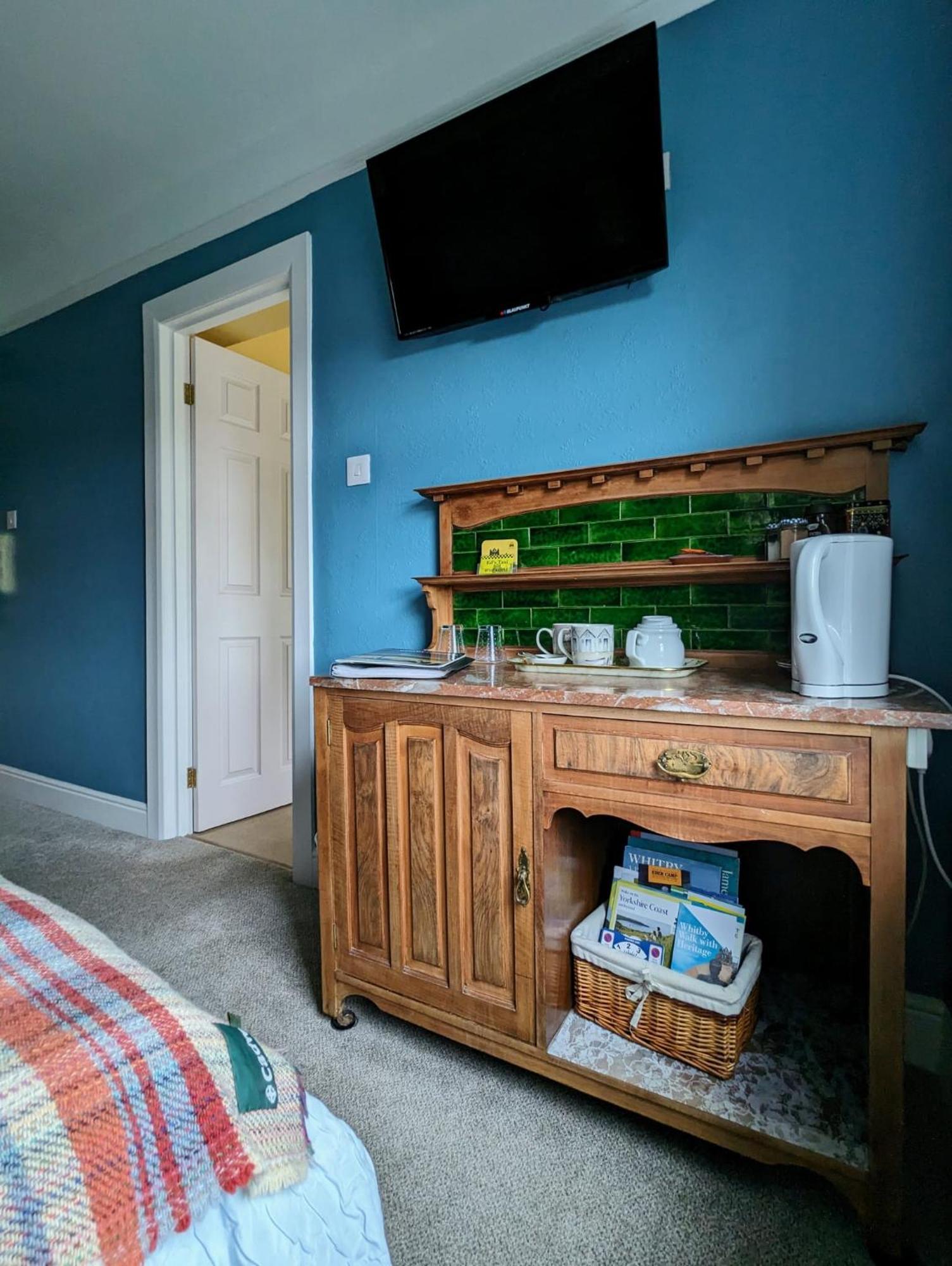 Number 18 Bed & Breakfast Whitby Eksteriør bilde