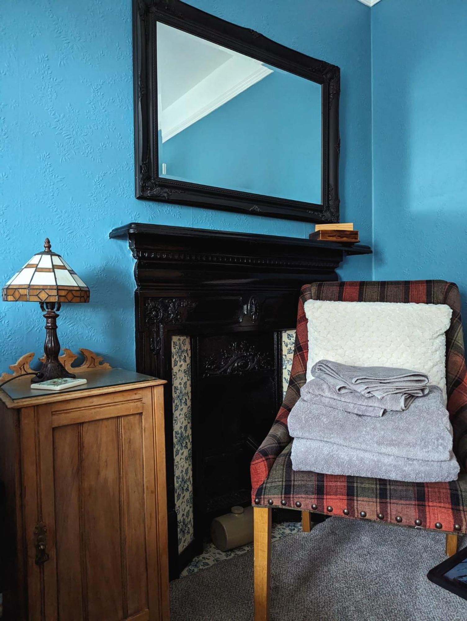 Number 18 Bed & Breakfast Whitby Eksteriør bilde